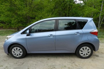 czyli YARIS z bagażnikiem. Niezawodny i praktyczny